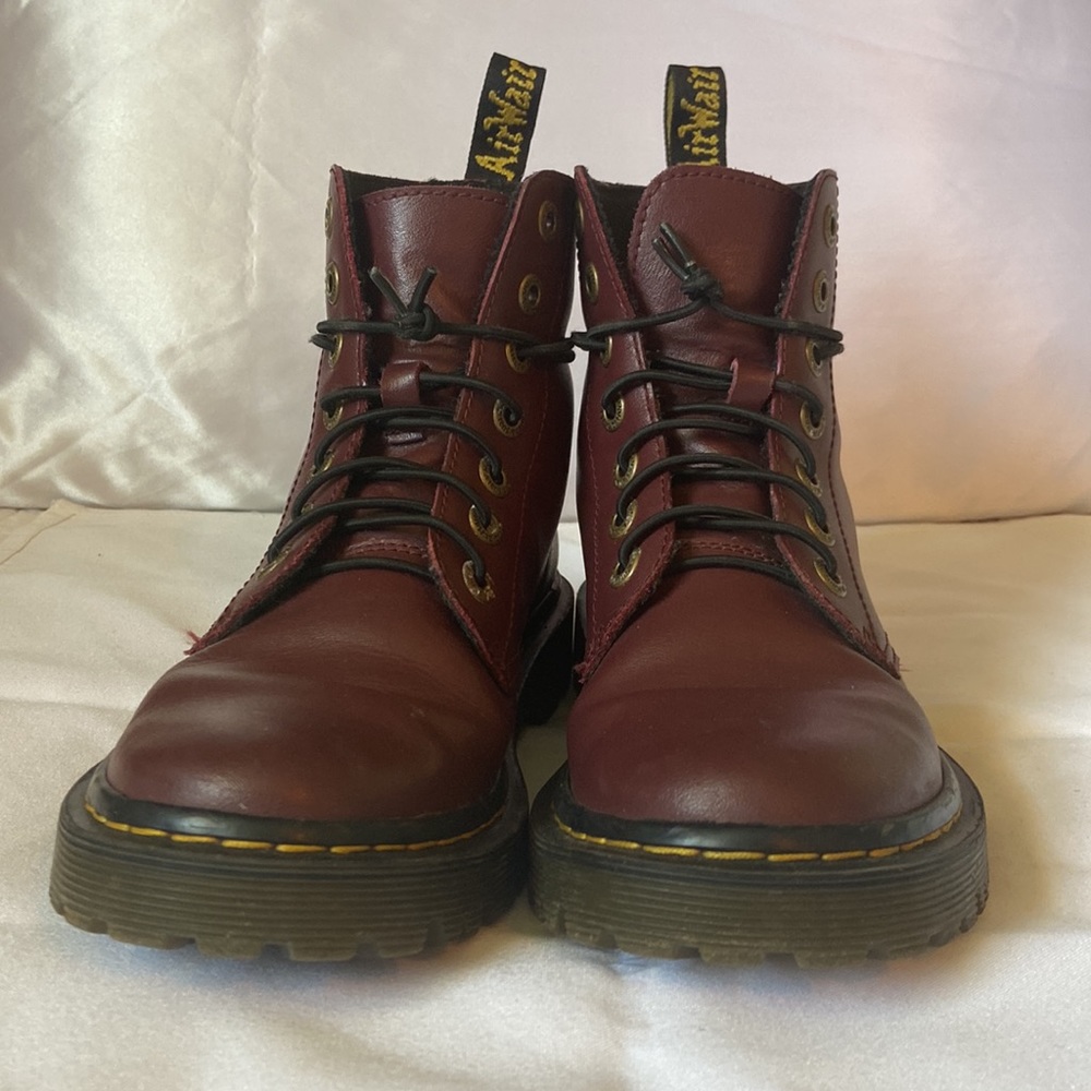 Dr. Martens 7 Eyelet Burgundy Boots Woman’s 6 US